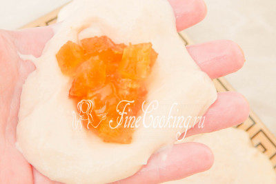 zharenye-pirozhki-na-zakvaske-s-varenem-58cd00de1d736-1698530