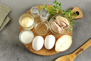 salat_s_kuricei_i_yaicami-715092-3374679