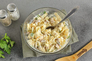 salat_s_kuricei_i_yaicami-715098-9761446