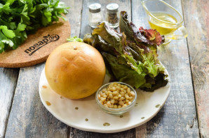 salat_s_greipfrutom_i_kedrovimi_oreshkami-730780-9684330