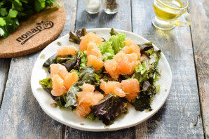salat_s_greipfrutom_i_kedrovimi_oreshkami-730785-1991168