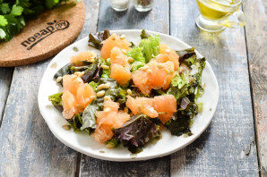 salat_s_greipfrutom_i_kedrovimi_oreshkami-730787-9360307