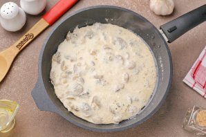 nokki_s_gribami_v_slivochnom_souse-767418-8587886