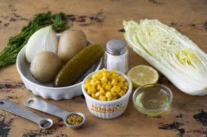 salat_s_kukuruzoi_i_solenimi_ogurcami-765934-1057101