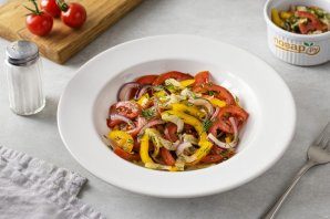 salat_s_pomidorami_seldereem_i_percem-762867-2546823