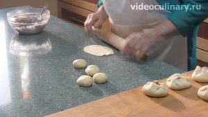 belyashi-iz-pirozhkovogo-testa-na-sode_5-300x169-5189408