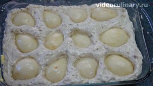 biskvitniy-pirog-sgrushami_5-300x169-8871648