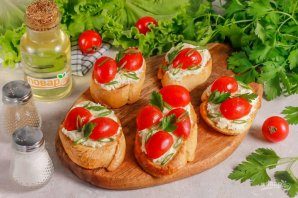 brusketta_s_tvorojnim_sirom_i_tomatami-775744-6967327