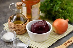 salat_iz_svekli_s_marinovannim_lukom-776033-2922729