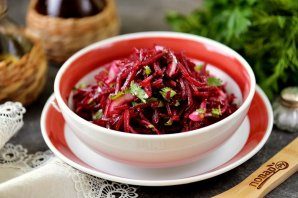 salat_iz_svekli_s_marinovannim_lukom-776039-4276666