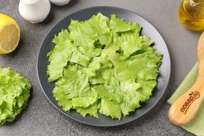 salat_so_slabosolyonoi_foreliu_i_ogurcom-779955-3017504