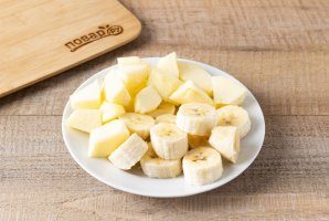 yablochno-bananovii_smuzi_s_apelsinom_i_morkoviu-778580-5770028