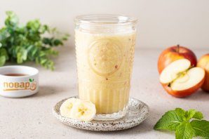 yablochno-bananovii_smuzi_s_zelenim_chaem-778729-5447365