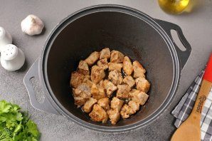 kartoshka_tushyonaya_so_svininoi_i_fasoliu-778876-5980761