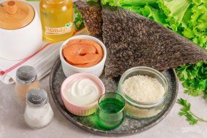 sendvich-roll_s_kopchenim_lososem-782800-5684440