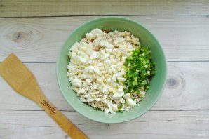 salat_quotolivequot_s_kuricei_sladkim_percem_i_olivkami-785684-2909304