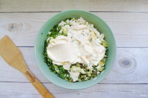 salat_quotolivequot_s_kuricei_sladkim_percem_i_olivkami-785687-8701345