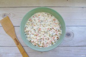 salat_quotolivequot_s_kuricei_sladkim_percem_i_olivkami-785688-6915881