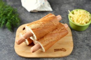 hot-dog_v_bagete_s_chesnochno-sirnoi_korochkoi-787327-8419891