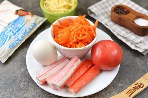 salat_iz_krabovih_palochek_morkovi_po-koreiski_i_sira-784595-3080269