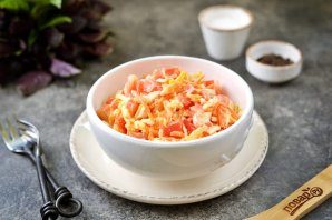 salat_iz_krabovih_palochek_morkovi_po-koreiski_i_sira-784600-9464990