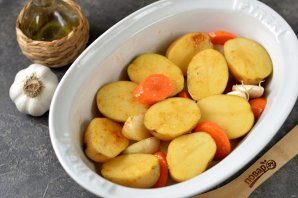 zapechennaya_telyachya_nojka_s_kartofelem-787942-7475417