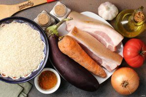 plov_iz_kruglozyornogo_risa_so_svinoi_grudinkoi_i_ovoshami-788043-1202672