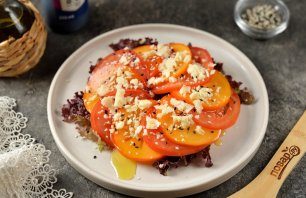 salat_iz_hurmi_i_tomatov-790145-6202265
