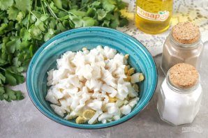 salat_s_kalmarami_i_kinzoi-790509-9203758