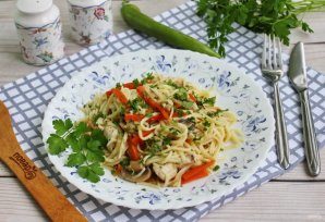yaichnaya_lapsha_s_kislo-sladkim_sousom-789298-5270995