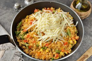 pryanii_bulgur_s_ovoshami_i_sirom_quothalumiquot-791162-4962918