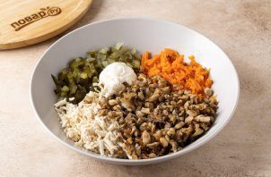 salat_iz_gribov_s_koreiskoi_morkoviu_v_tartaletkah-792708-5989732