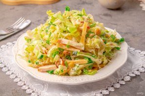 salat_s_kopchenoi_kuricei_pekinskoi_kapustoi_i_kukuruzoi-791918-8522240