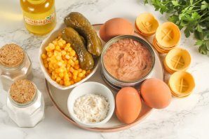 salat_s_tuncom_i_kukuruzoi_v_tartaletkah-792906-2392865