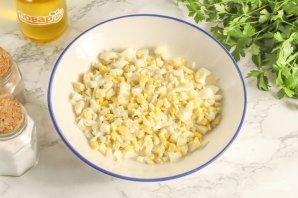 salat_s_tuncom_i_kukuruzoi_v_tartaletkah-792907-1262688