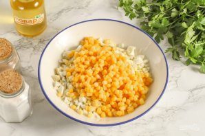 salat_s_tuncom_i_kukuruzoi_v_tartaletkah-792908-3612986