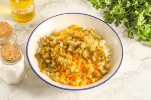 salat_s_tuncom_i_kukuruzoi_v_tartaletkah-792909-5165176