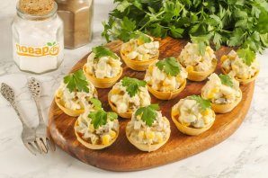 salat_s_tuncom_i_kukuruzoi_v_tartaletkah-792911-4907833