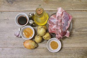 svinie_rebra_v_soevo-medovom_souse_zapechennie_s_kartoshkoi-789444-1081249