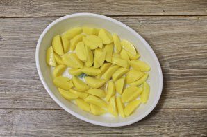 svinie_rebra_v_soevo-medovom_souse_zapechennie_s_kartoshkoi-789447-5167253