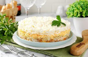 salat_quotnevestaquot_s_kopchyonoi_kuricei_i_plavlenim_sirom-796261-3503178