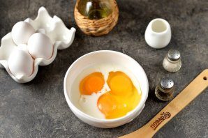 omlet_s_tvorogom_i_shpinatom-799086-5371604