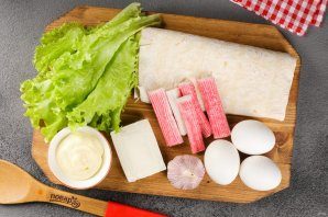 rulet_iz_lavasha_s_krabovimi_palochkami-800523-2674923