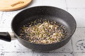salat_iz_kapusti_s_semechkami-800010-6911417