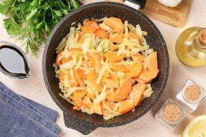 jarenaya_soevaya_sparja_s_kuricei-803024-3192710