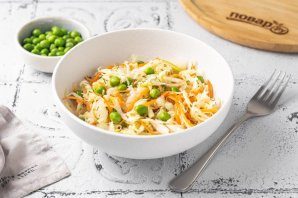 salat_s_kapustoi_goroshkom_i_yablokom-801198-3783697