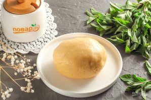 pesochnii_pirog_s_abrikosami_i_smetannoi_zalivkoi-804270-9524093
