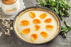 pesochnii_pirog_s_abrikosami_i_smetannoi_zalivkoi-804273-8852883