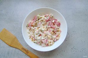 salat_quotmejdu_nami_devochkamiquot-805088-6877903